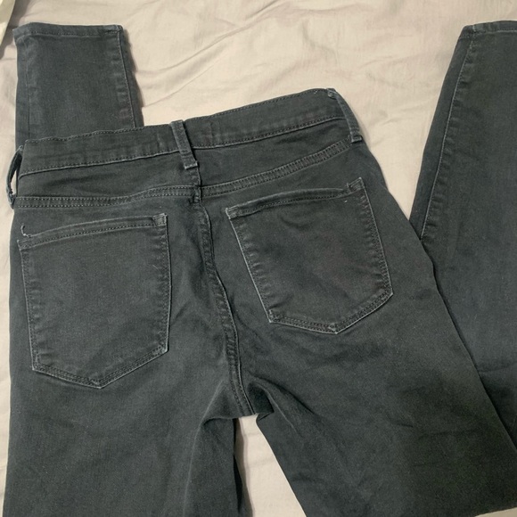 black gap sculpt jeans, size 28 - Picture 3 of 3